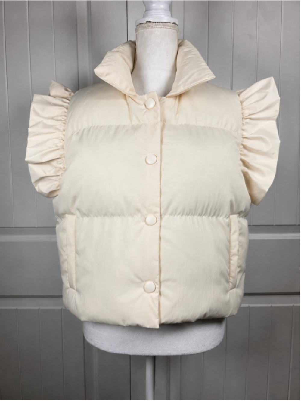 Bucket List Ruffle Sleeve Puffer Vest Womens L Ivory Cream IT1813-1 NWOT
